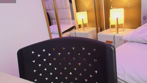 Anahi  online show from 10-22-25, 07:35