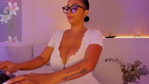 Snapshot of anahi_ryan chatting on 12-03-24, 12:16 Ana online show from 12-03-24, 12:16