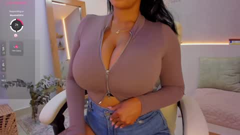 Snapshot of anahi_ryan chatting on 01-27-25, 01:09 Ana online show from 01-27-25, 01:09