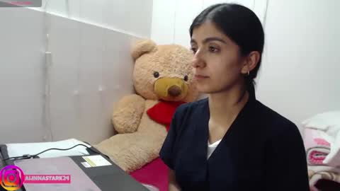 Anahi Browns online show from 10-17-25, 07:38