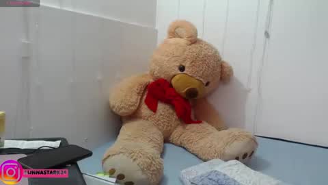 Anahi Browns online show from 11-04-25, 07:02