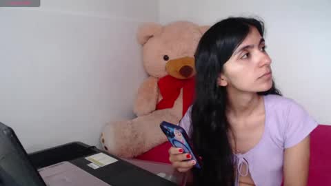 Anahi Browns online show from 06-19-26, 06:56