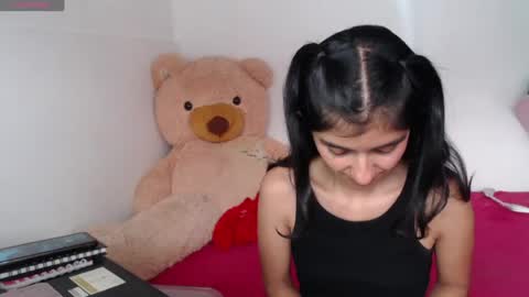 Anahi Browns online show from 07-30-26, 06:29