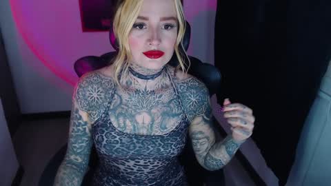 Snapshot of anai_gomez chatting on 01-09-25, 08:01 Callme Mistress Ani online show from 01-09-25, 08:01