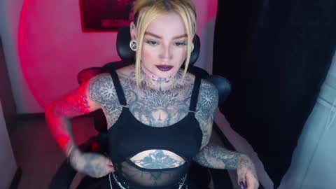 Snapshot of anai_gomez chatting on 01-21-25, 08:32 Callme Mistress Ani online show from 01-21-25, 08:32