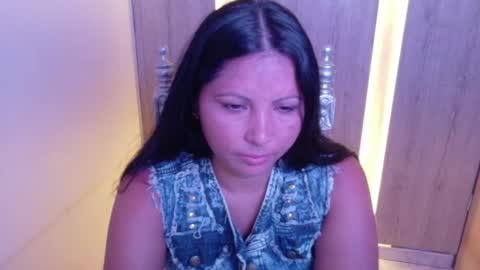 Snapshot of anais_xx0 chatting on 07-22-26, 12:41 Anais online show from 07-22-26, 12:41
