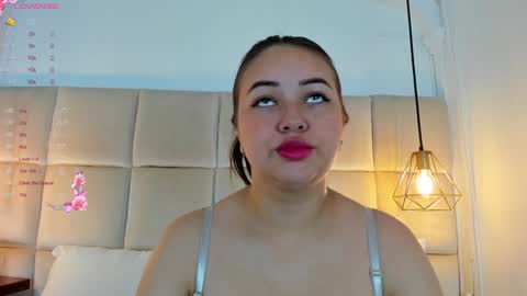 Snapshot of anaisclarkx chatting on 01-08-25, 11:21 Anais clark online show from 01-08-25, 11:21
