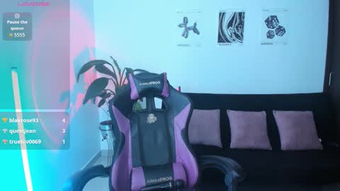 Snapshot of anakiss1 chatting on 10-11-25, 12:32 help me to get 100 thumps up online show from 10-11-25, 12:32