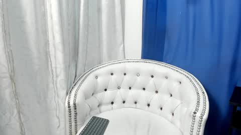 analia18  online show from 01-06-25, 06:31