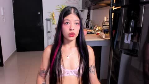 Snapshot of analia_collins chatting on 06-25-26, 01:27 Ana online show from 06-25-26, 01:27