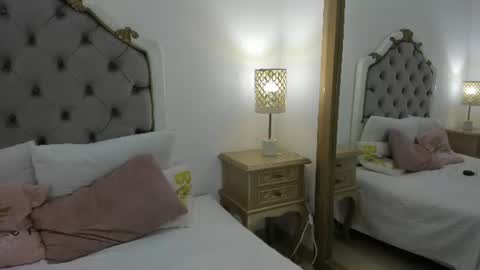 Snapshot of analia_ross_ chatting on 07-23-26, 11:30 ANALIA online show from 07-23-26, 11:30