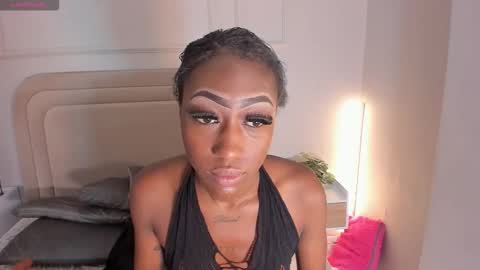 Snapshot of anamonroee chatting on 11-05-25, 11:43 anamonroee online show from 11-05-25, 11:43