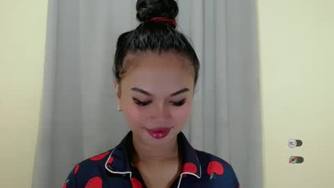 Snapshot of anaruru_ chatting on 02-12-25, 07:02 ANA online show from 02-12-25, 07:02