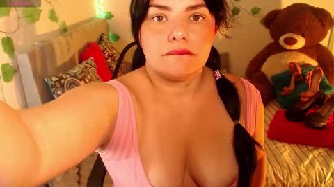 Snapshot of anaspark chatting on 10-20-25, 02:17 Ana online show from 10-20-25, 02:17