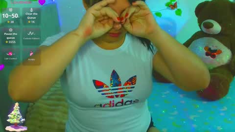 Snapshot of anaspark chatting on 12-17-25, 10:27 Ana online show from 12-17-25, 10:27