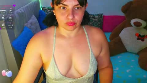 Snapshot of anaspark chatting on 05-22-26, 01:17 Ana online show from 05-22-26, 01:17