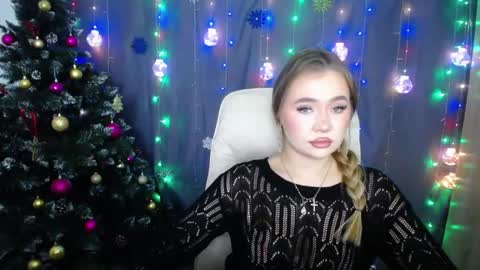 anastacyyellig online show from 12-16-24, 07:43
