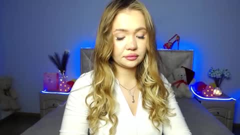 anastacyyellig online show from 01-18-25, 04:04