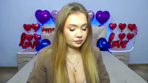 anastacyyellig online show from 02-05-25, 12:27