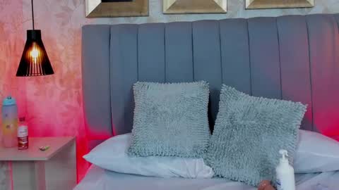 Mia online show from 02-17-25, 10:47