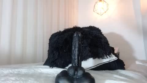 Anna .. online show from 02-06-25, 09:32