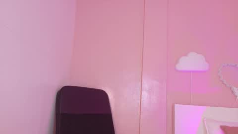 Kendra  online show from 10-23-25, 10:14