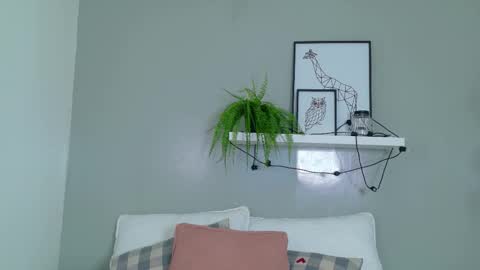 Kendra  online show from 10-25-25, 10:23