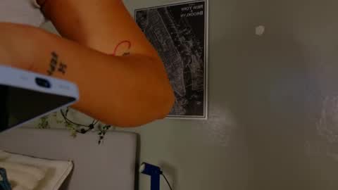 Snapshot of anavicc__ chatting on 05-06-26, 09:47 Kendra online show from 05-06-26, 09:47