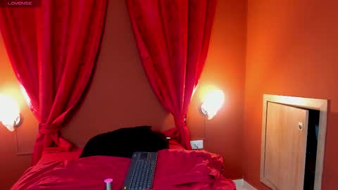 anazztasia_squirt online show from 12-16-25, 06:02