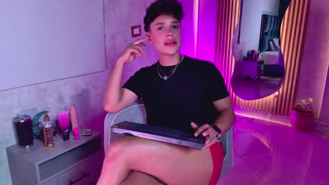 Snapshot of ander_ashford77 chatting on 05-29-26, 12:25 Ander online show from 05-29-26, 12:25