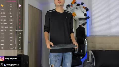 Snapshot of ander_bisex chatting on 11-01-25, 11:23 Ander online show from 11-01-25, 11:23