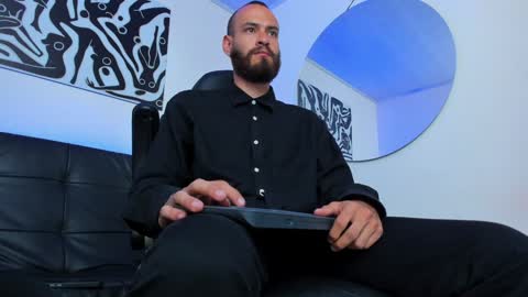 Andrs   -                   online show from 01-11-25, 07:05