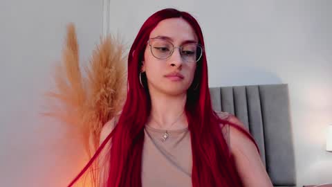 Andra Cyrus online show from 01-14-25, 05:34