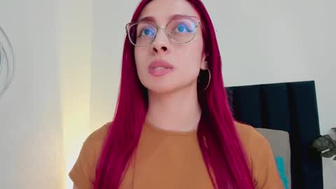 Andra Cyrus online show from 01-15-25, 05:37