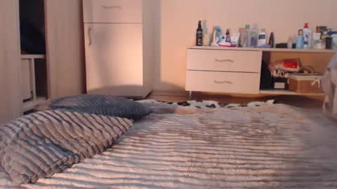 Andra online show from 09-19-25, 07:47