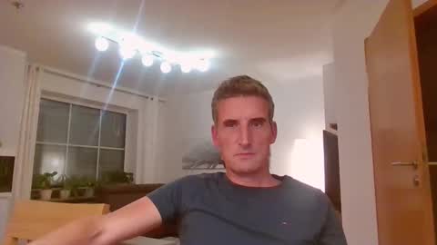 Snapshot of andre029 chatting on 09-15-25, 07:58 Name online show from 09-15-25, 07:58