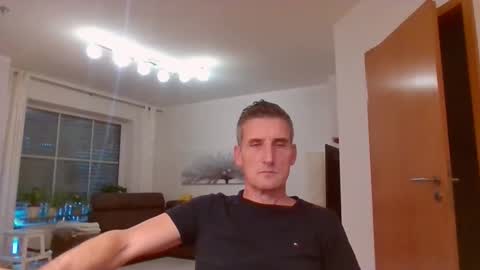 Snapshot of andre029 chatting on 10-10-25, 06:45 Name online show from 10-10-25, 06:45