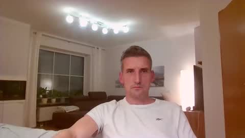 Snapshot of andre029 chatting on 11-10-25, 08:41 Name online show from 11-10-25, 08:41