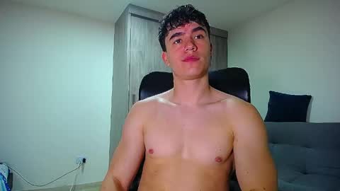 Snapshot of andre_parker chatting on 05-20-26, 10:49 Andre Parker online show from 05-20-26, 10:49