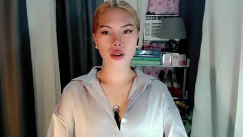 Snapshot of andrea06121998 chatting on 06-19-26, 04:22 andrea06121998 online show from 06-19-26, 04:22