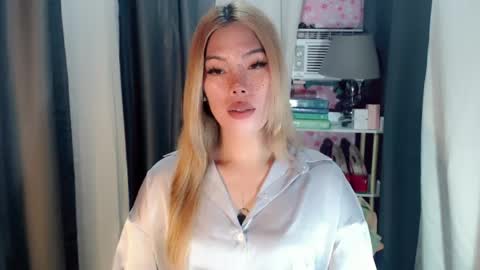 Snapshot of andrea06121998 chatting on 07-05-26, 02:02 andrea06121998 online show from 07-05-26, 02:02