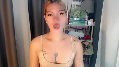 Snapshot of andrea06121998 chatting on 07-29-26, 06:44 andrea06121998 online show from 07-29-26, 06:44