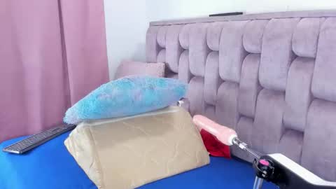 Andrea bigtits69 online show from 04-02-26, 11:46