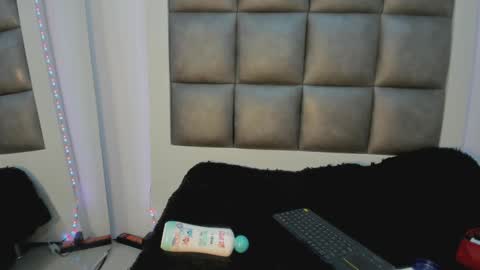 Snapshot of andrea_brunette_ chatting on 09-14-25, 12:26 andrea_brunette_ online show from 09-14-25, 12:26