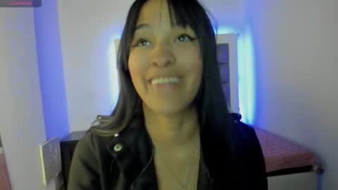Snapshot of andrea_brunette_ chatting on 09-24-25, 01:25 andrea_brunette_ online show from 09-24-25, 01:25