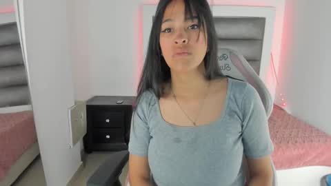 Snapshot of andrea_brunette_ chatting on 10-06-25, 12:35 andrea_brunette_ online show from 10-06-25, 12:35