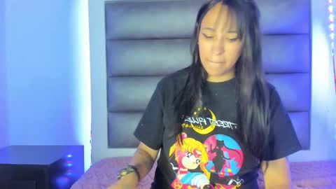 Snapshot of andrea_brunette_ chatting on 10-15-25, 01:39 andrea_brunette_ online show from 10-15-25, 01:39