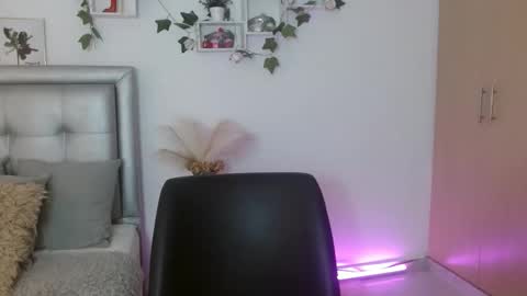 Snapshot of andrea_garciat chatting on 03-31-26, 10:10 Andrea online show from 03-31-26, 10:10