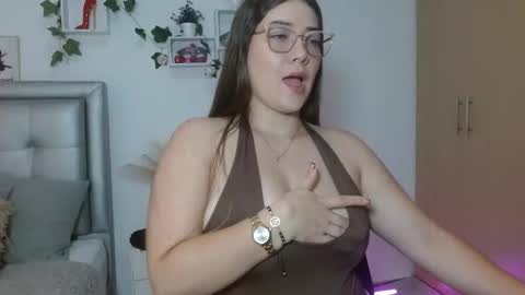 Snapshot of andrea_garciat chatting on 04-07-26, 07:36 Andrea online show from 04-07-26, 07:36