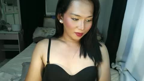 yanie online show from 11-17-25, 12:27